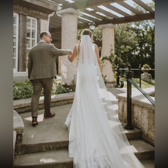 WEDDING VEIL with jewels/beads - cathedral length, ivory colour - Picture 5 of 10